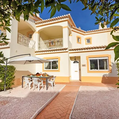 Townhouse Moreton