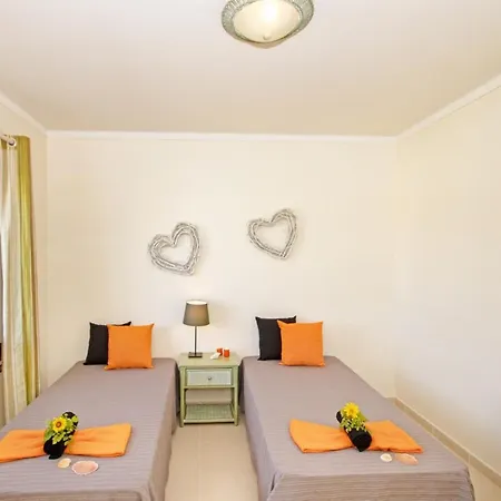 Townhouse Moreton 펜션 *